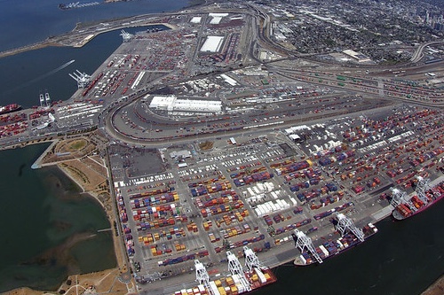 Port_of_Oakland_aerial_of_seaport_facilities.jpg