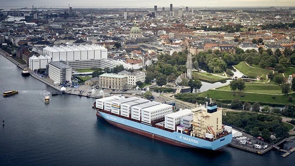 Laura_Maersk_rt.jpg