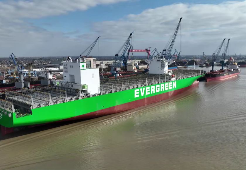 Evergreen installs world‘s 1st carbon capture on Neopanamax containership