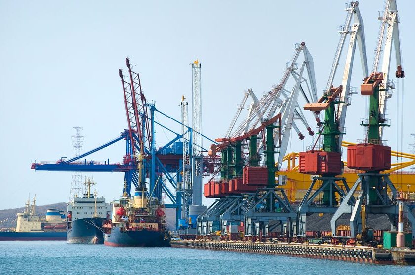 Port of Vladivostok unveils development strategy, adds ZPMC equipment