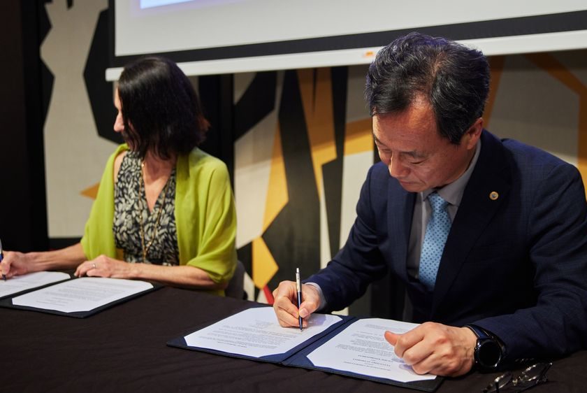 Pacific Environment and Ulsan Port Sign MOU
