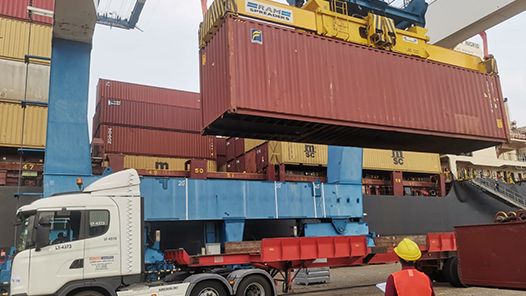 Hambantota Port starts container transhipment service